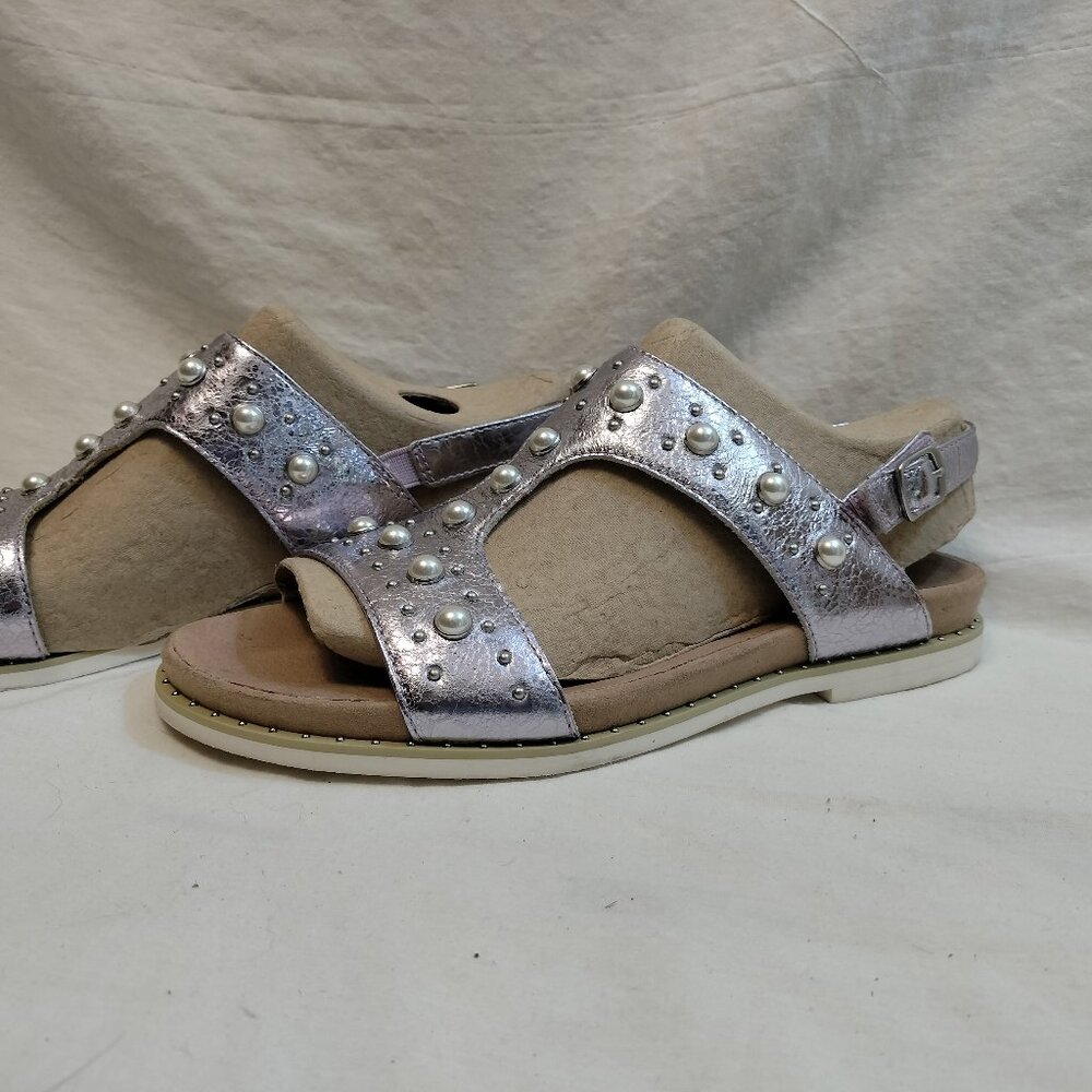Earth Grove Fuji Leather Jeweled Beaded Sandals Iridescent Purple